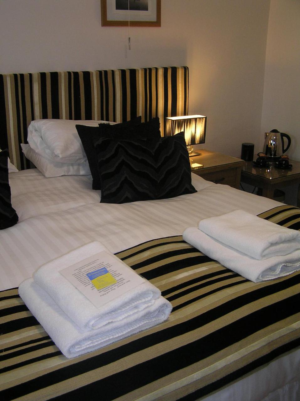 Townhouse Rooms Truro Exterior foto